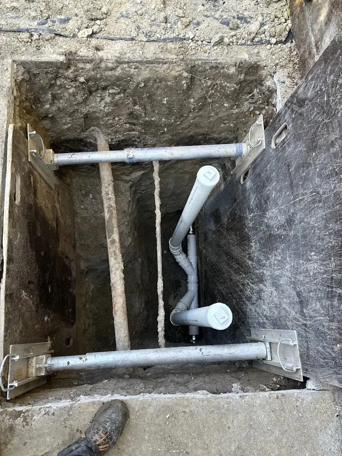 Experienced plumber completing Gas Line Repair work in Chickasaw